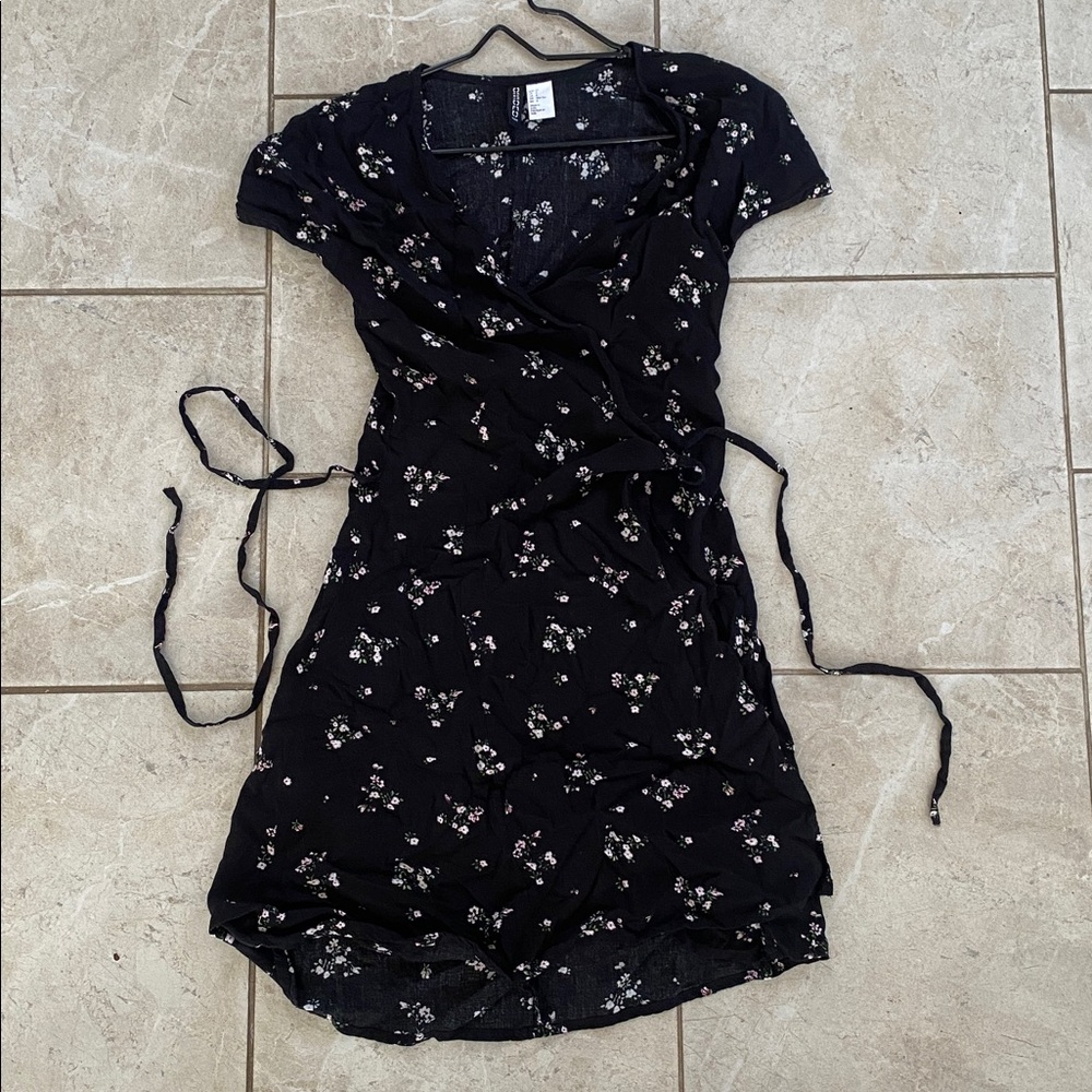 Divided H&M Black Floral Wrap Front Tee Dress